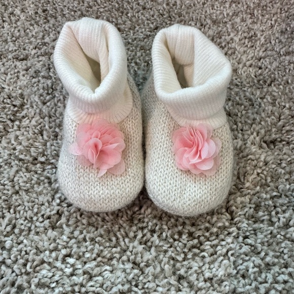 Baby Girl Knit Booties sock Slippers -Pink and white sparkle size Newborn - Picture 2 of 6